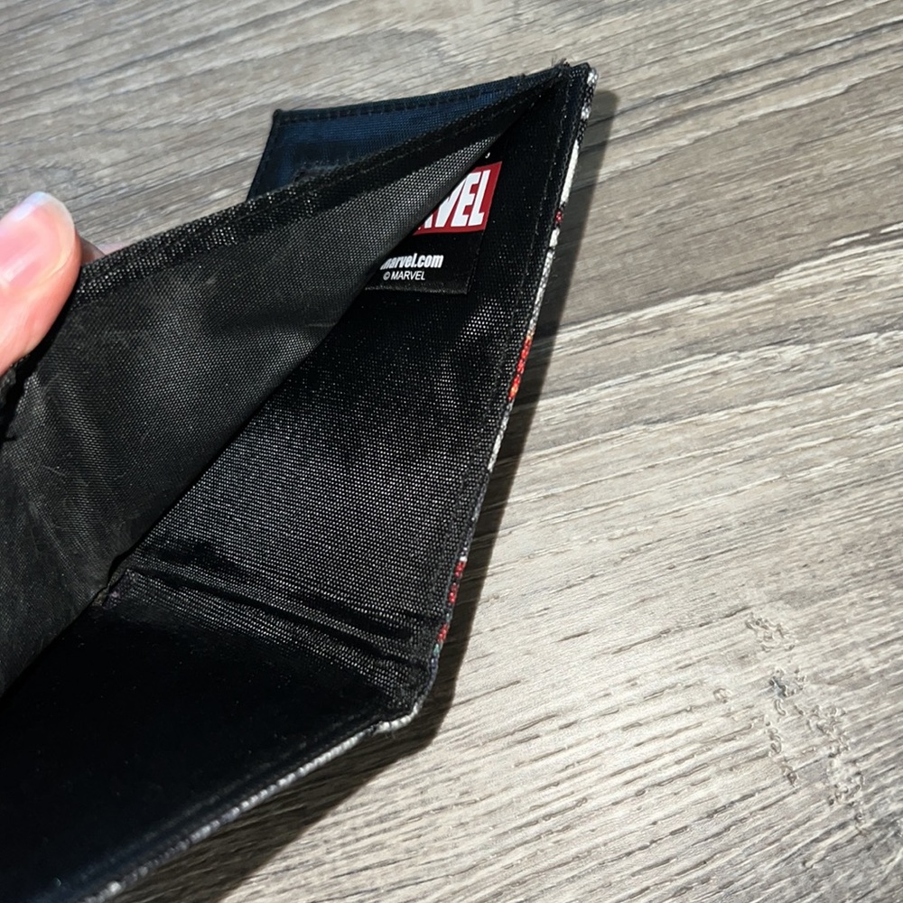 Marvel Deadpool Wallet - Picture 4 of 4